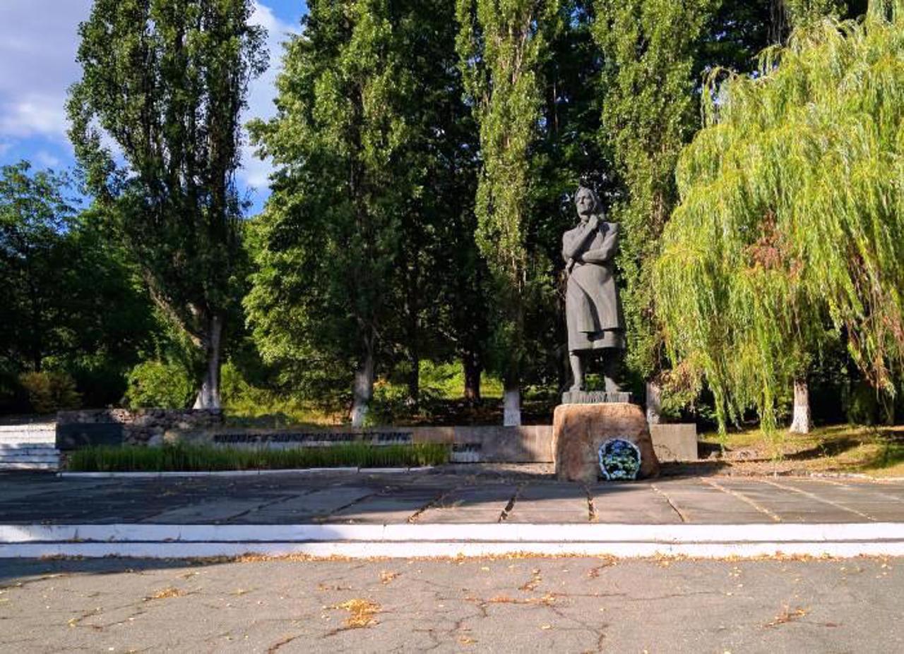 Mother's Monument, Brovakhy