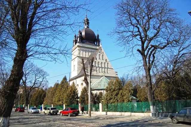 Церква Святої Параскеви, Львів