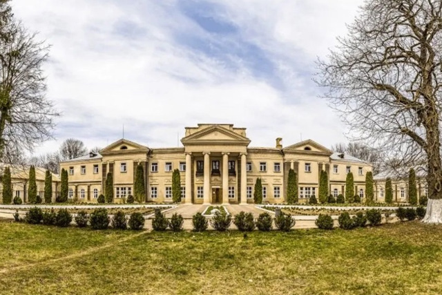 Chetvertynsky Palace, Antopil