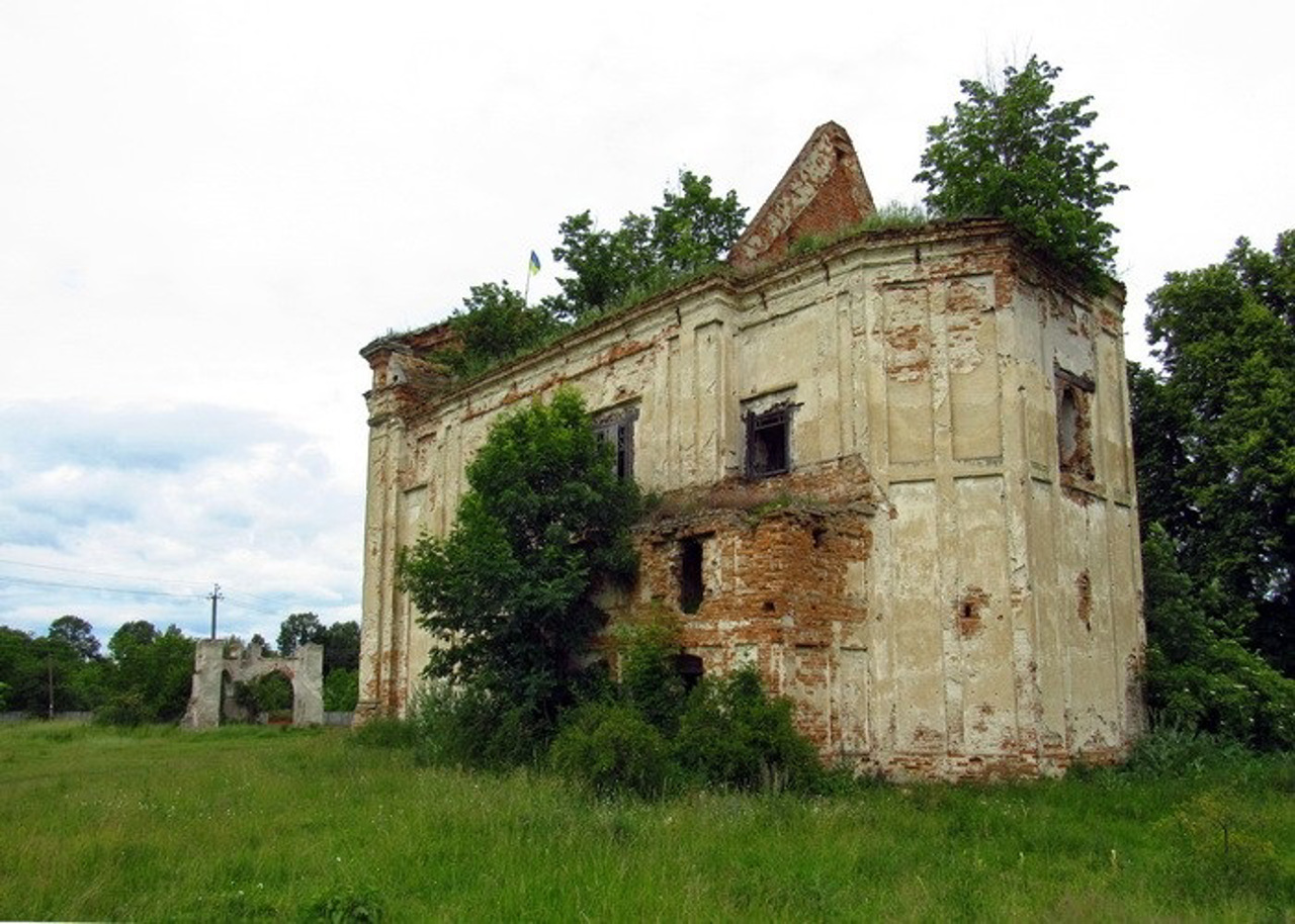 Holy Trinity Church, Mankivtsi