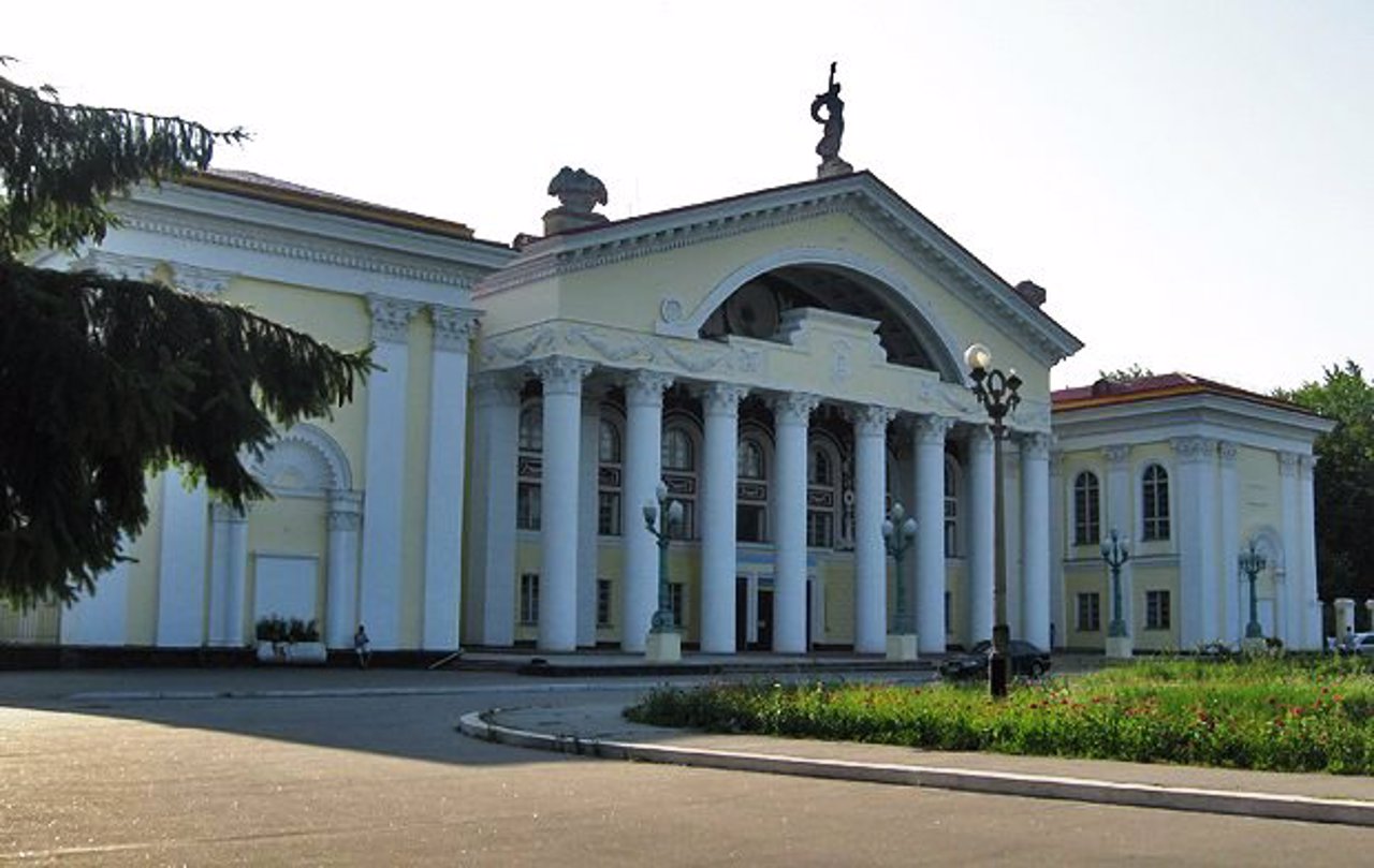 Palace of Culture, Zhovti Vody