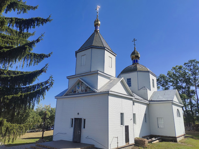 Церковь Рождества Богородицы, Лугины