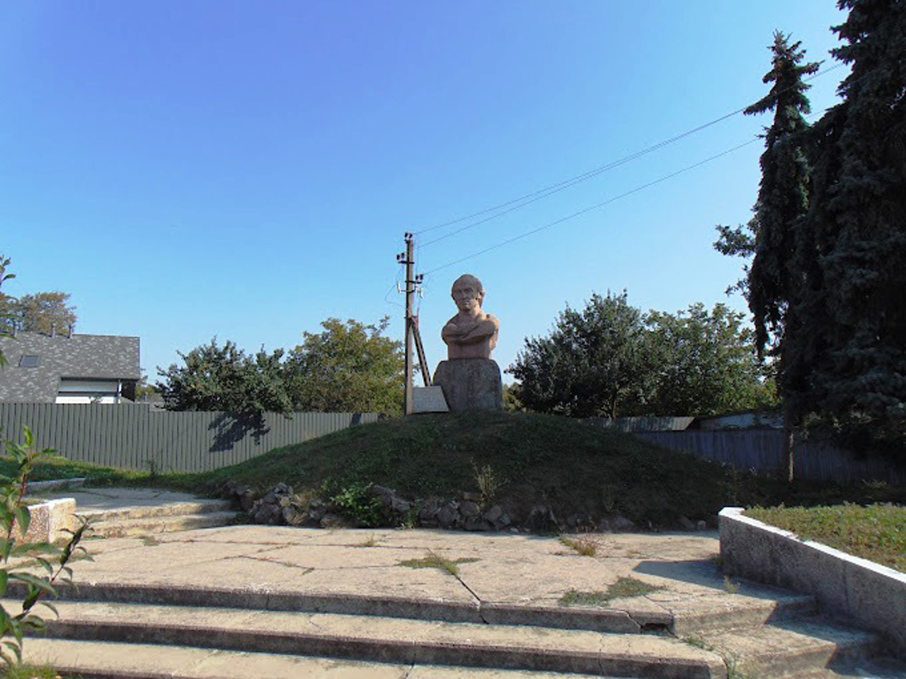 Ivan Martos Monument, Ichnia