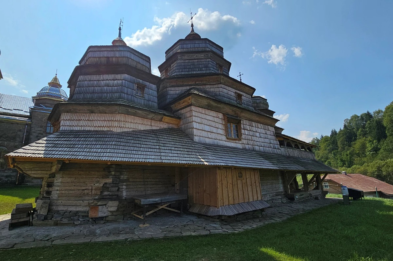 Михайлівська церква, Ісаї