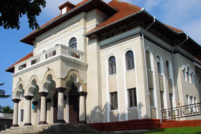 City Theater, Khotyn