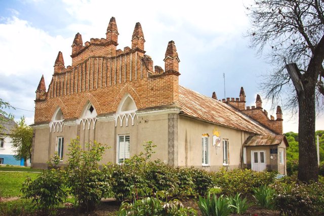 Skybnevsky Estate ("Horned school"), Nove Porichchia