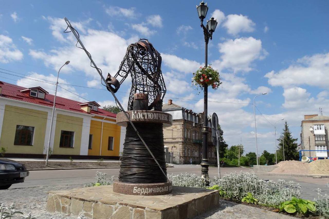 Yevropeyska Square, Berdychiv