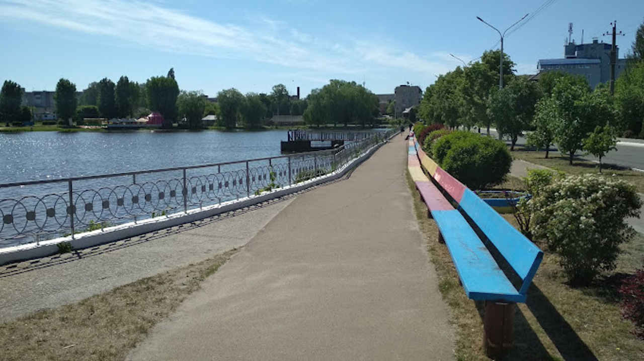 Ukraine's Longest Bench, Slavuta