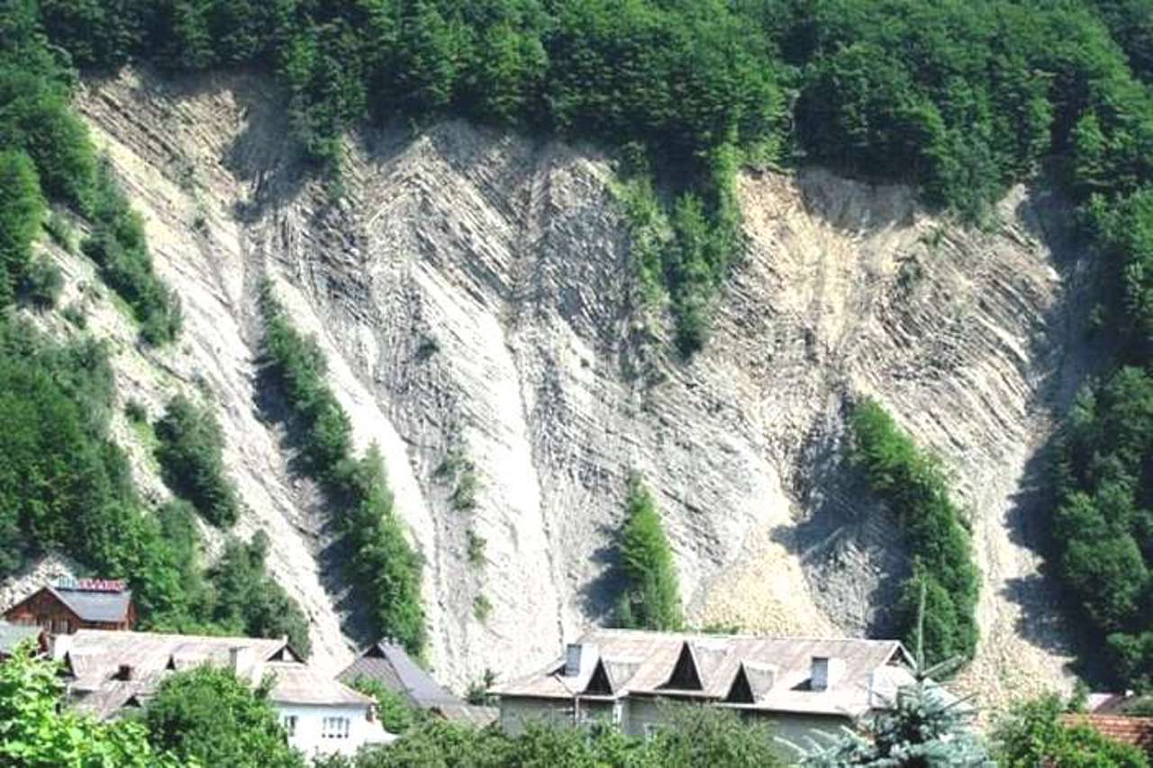 Скеля Слон (Готичні складки), Яремче