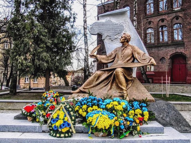 Пам'ятник Михайлу Вербицькому