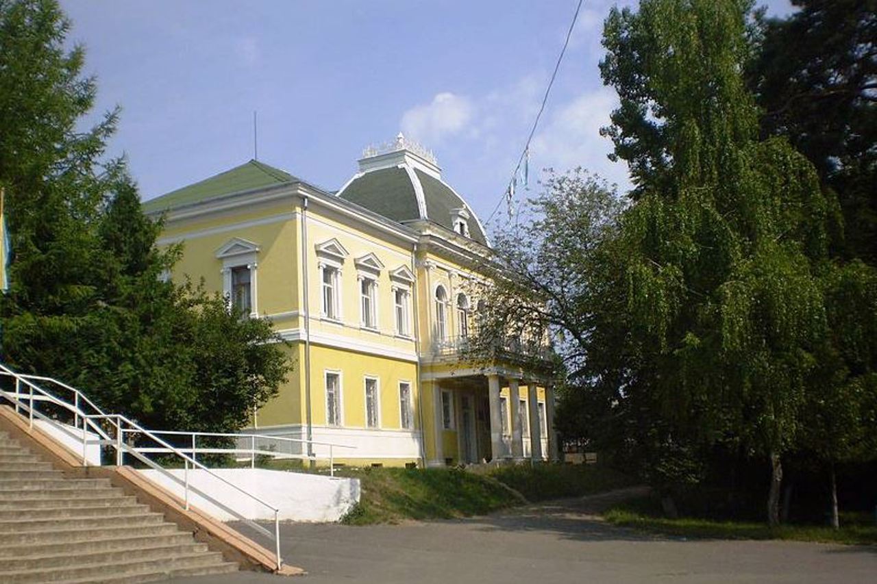 Ploteni Palace, Velyki Lazy