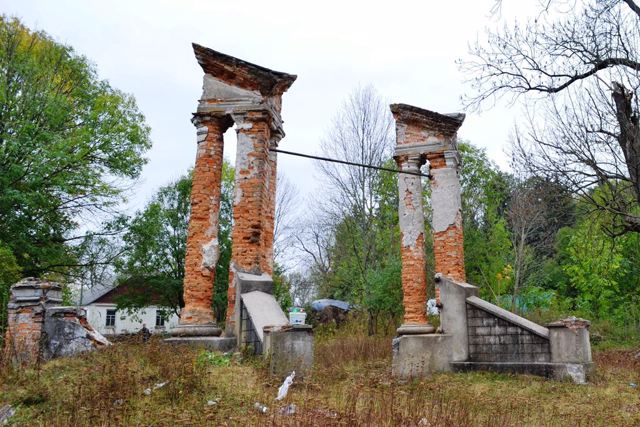 Садиба Шодуарів, Івниця