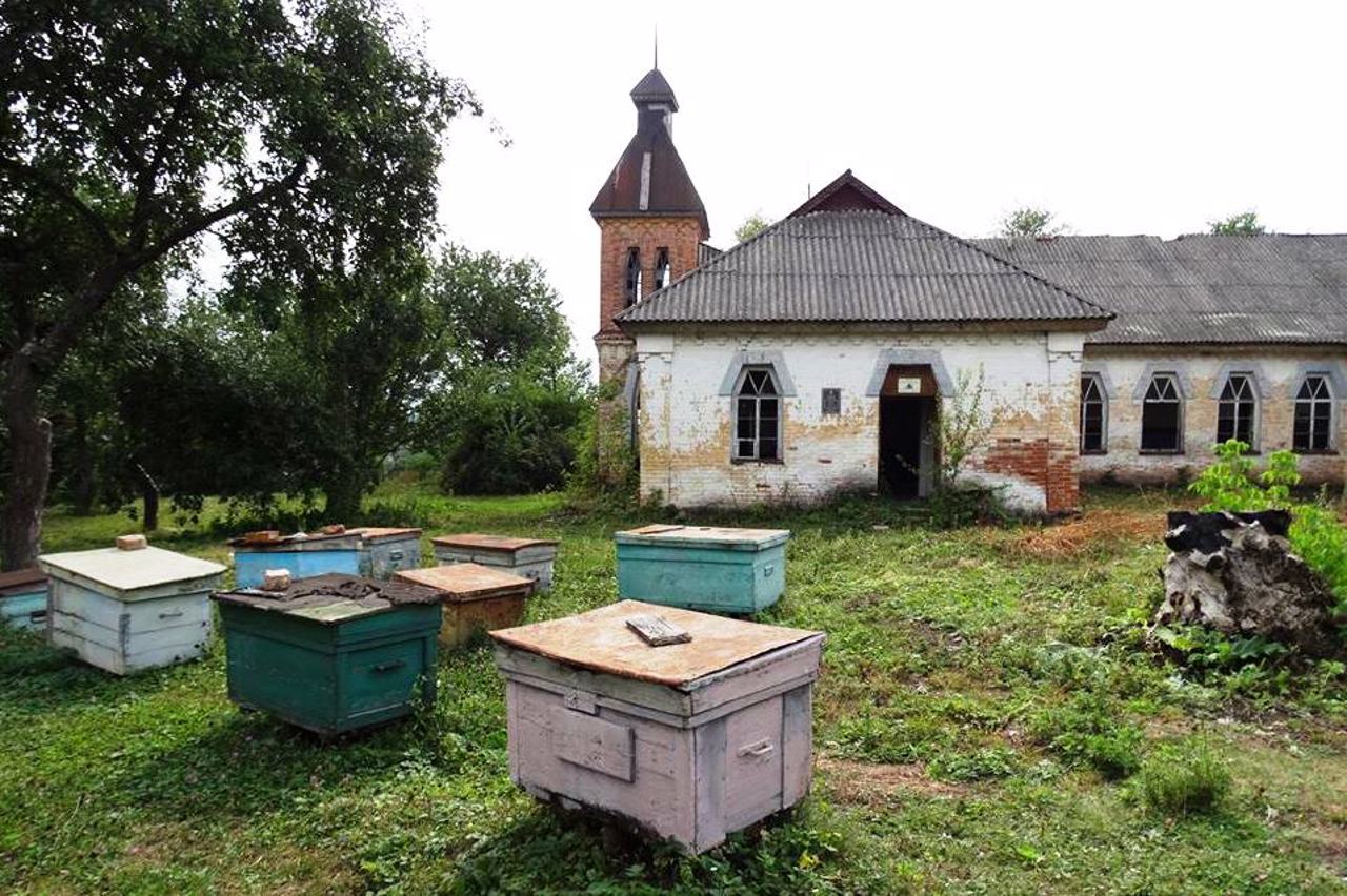 Земська школа, Харсіки