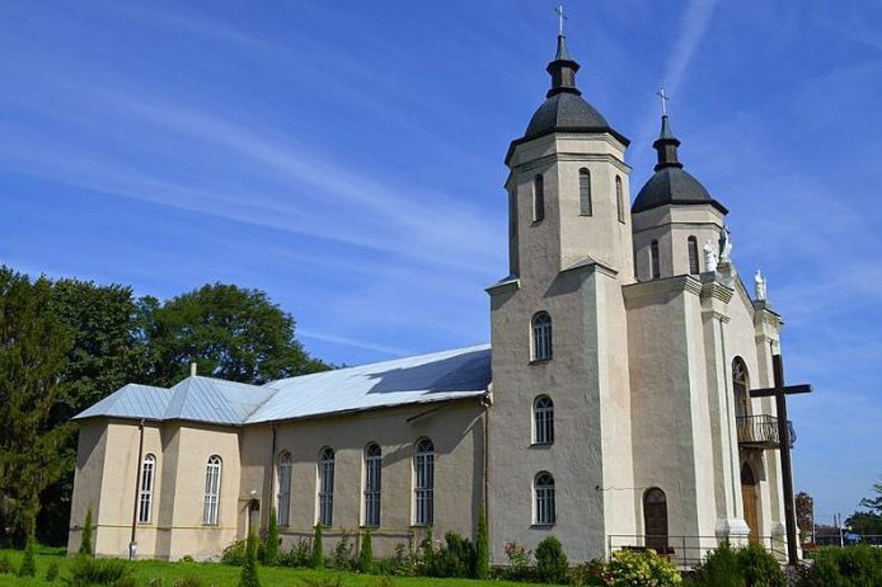 Костел Успіння Богородиці, Тинна