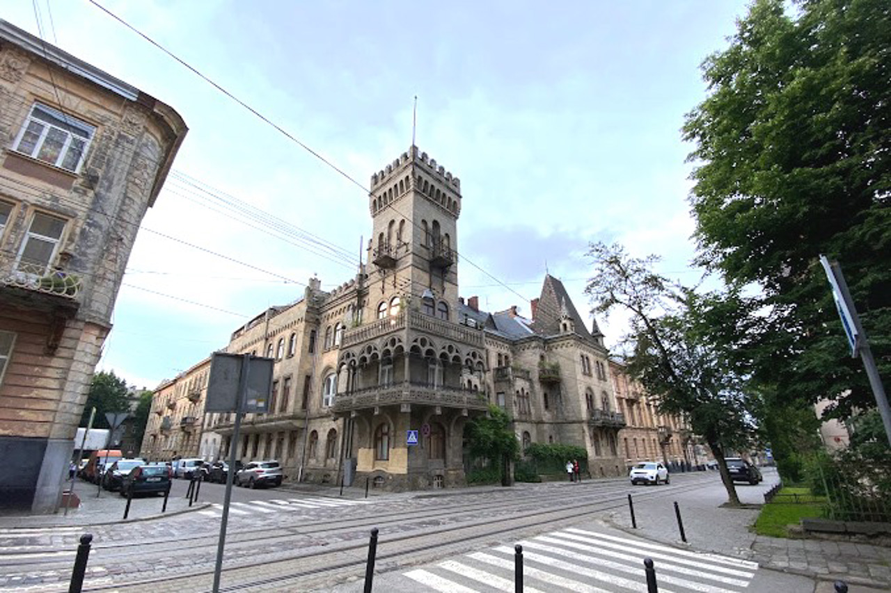 Sosnovsky Palace, Lviv