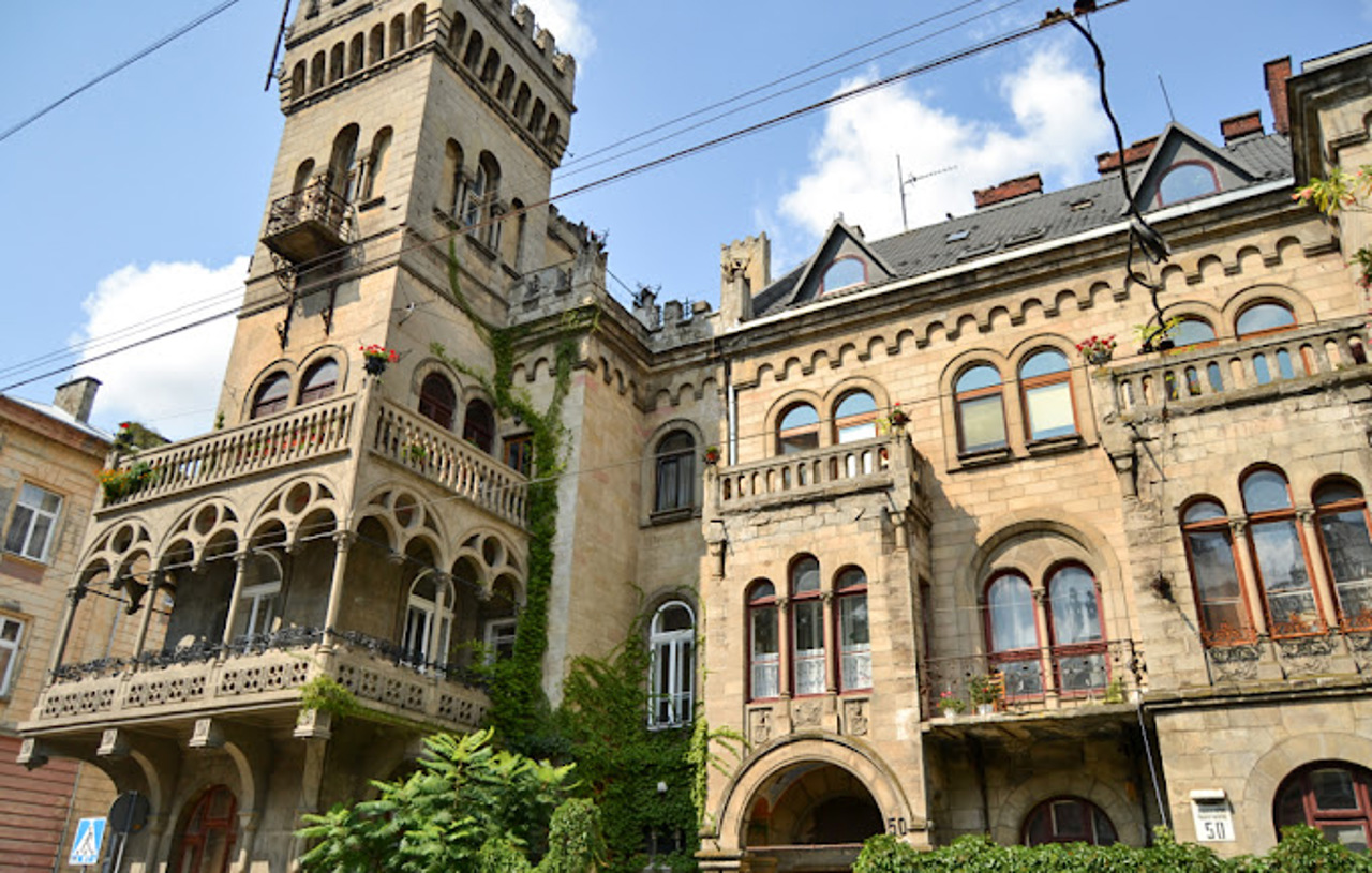 Sosnovsky Palace, Lviv