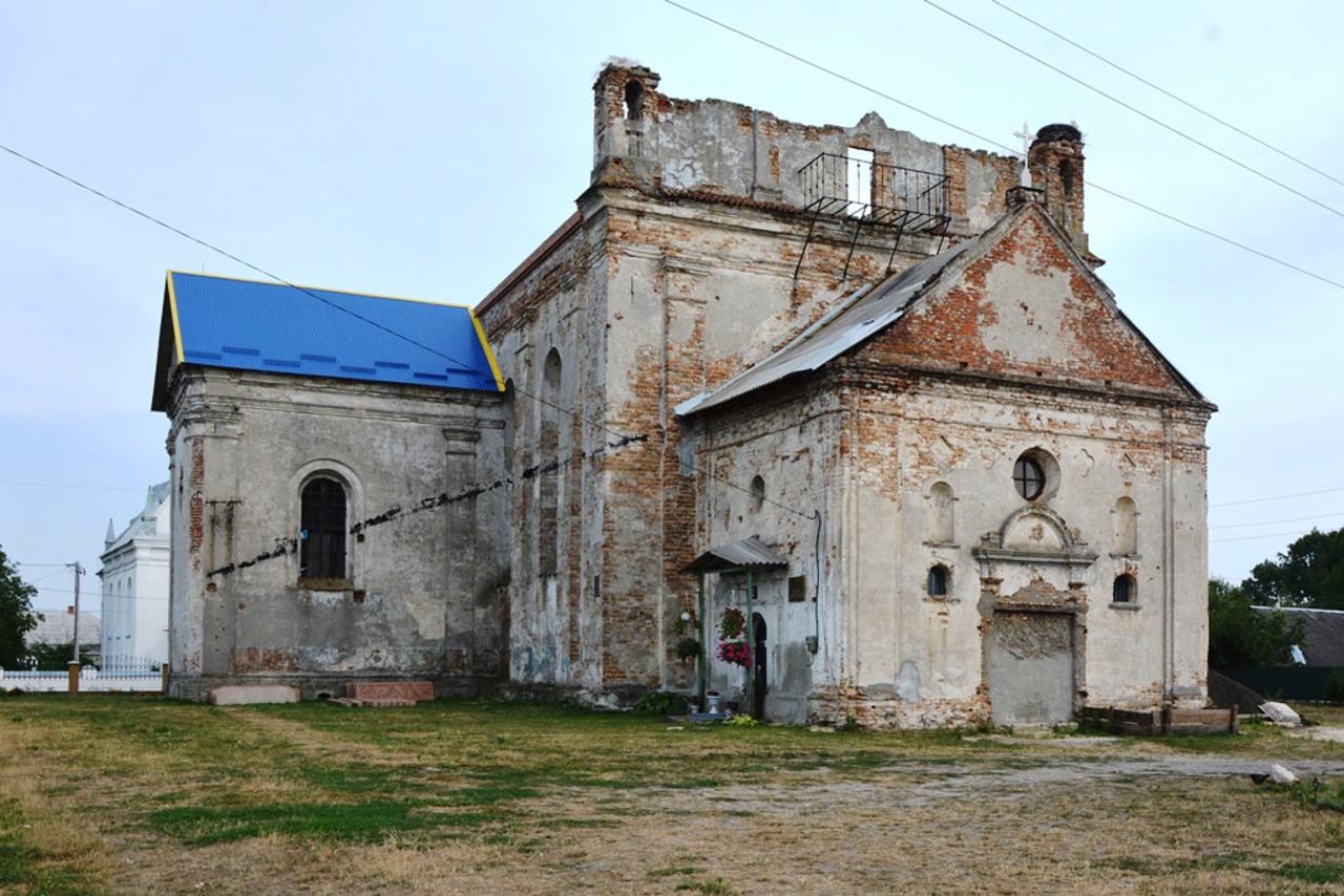 Anna and Stanislav Church, Lukiv