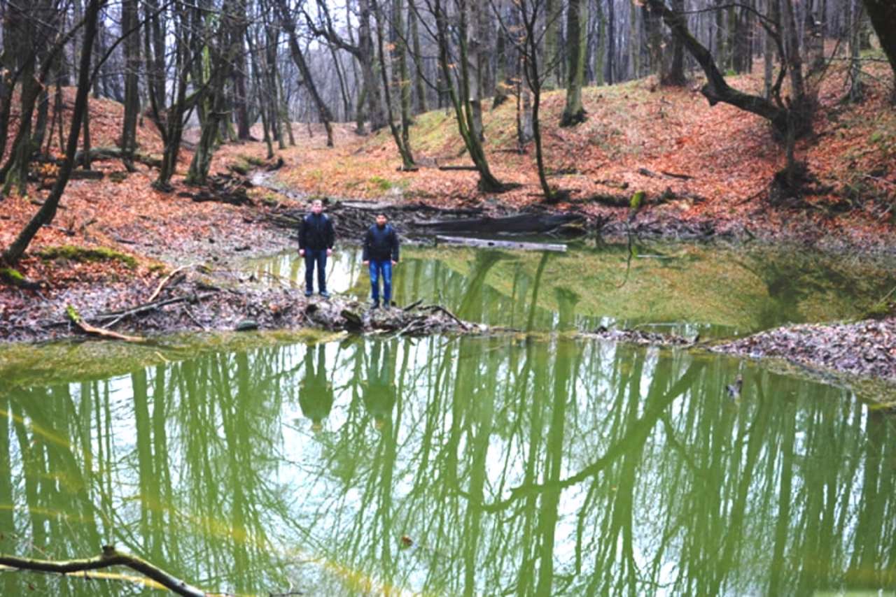 Карстові озера "Сині вікна", Ясенів