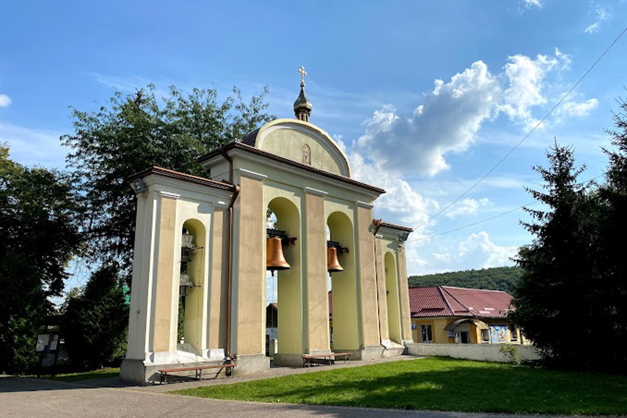 Церква Пресвятої Трійці, Зарваниця