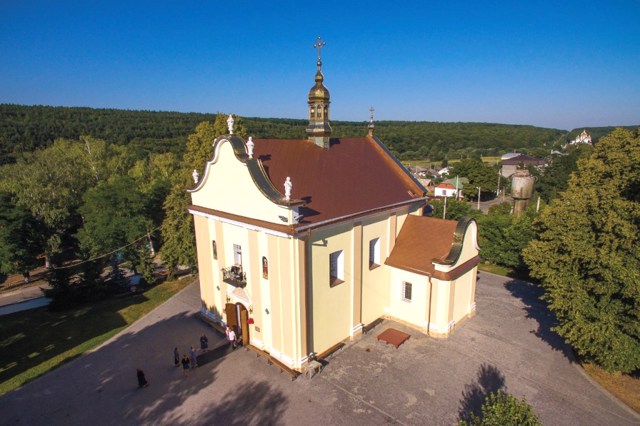 Церква Пресвятої Трійці, Зарваниця