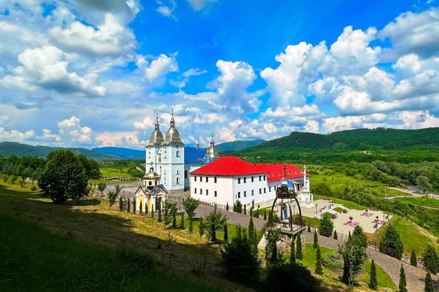 Saint Nicholas Monastery, Malyi Bereznyi