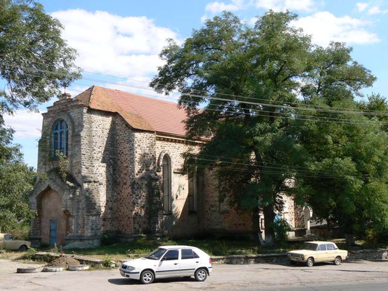 Костел святой Анны, Толстое