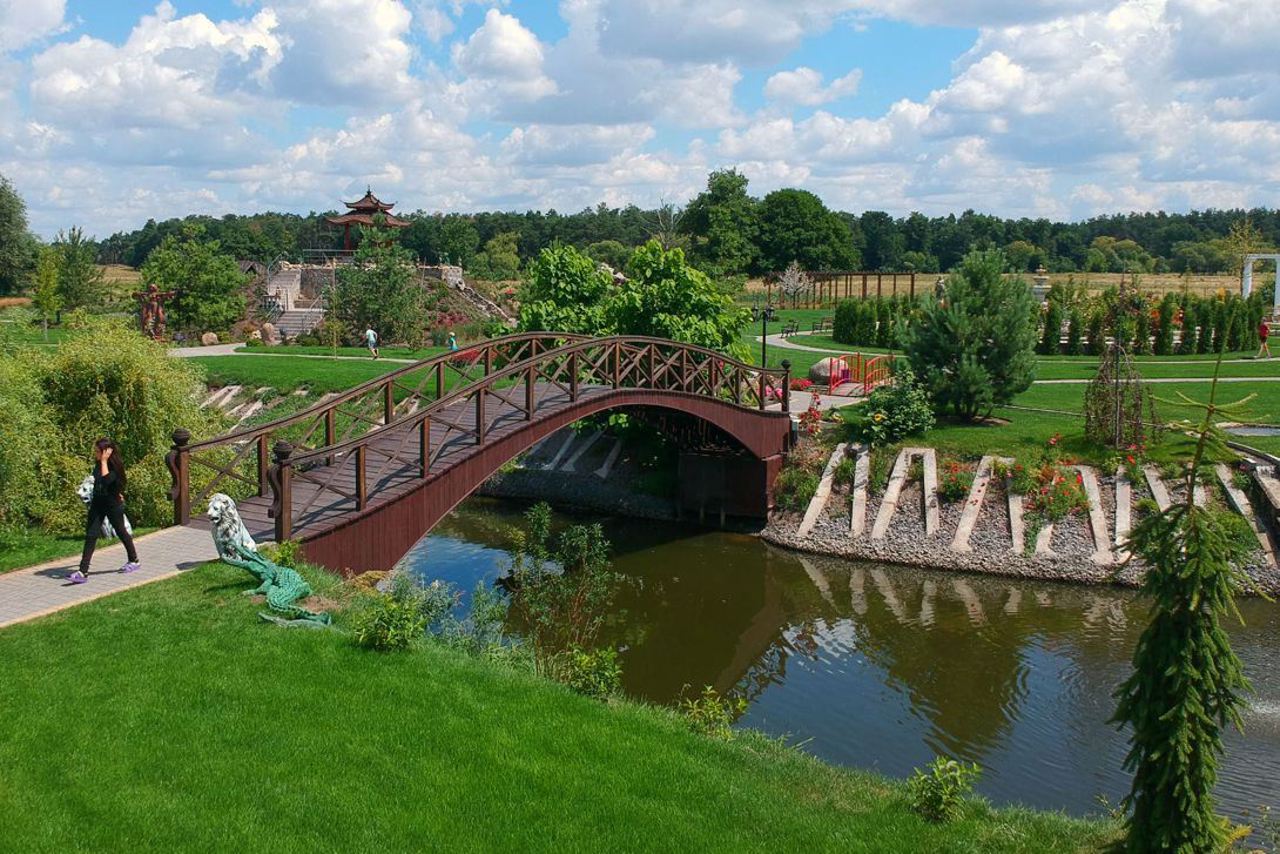 Парк "Остров Сакуры", Володарка