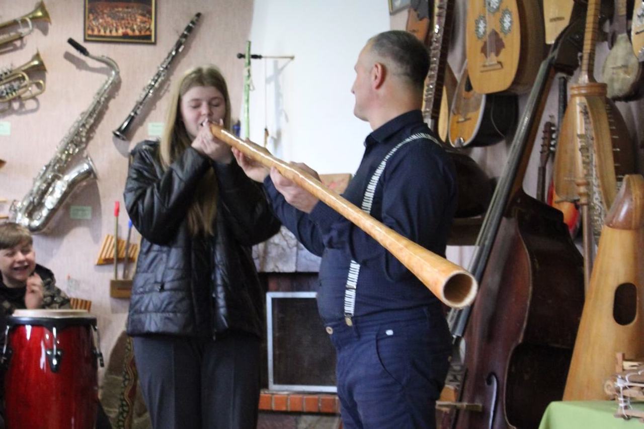 "Camerton" Musical Instruments Museum, Ishkiv