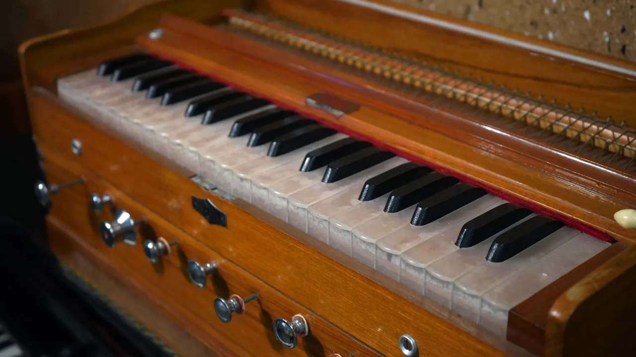"Camerton" Musical Instruments Museum, Ishkiv