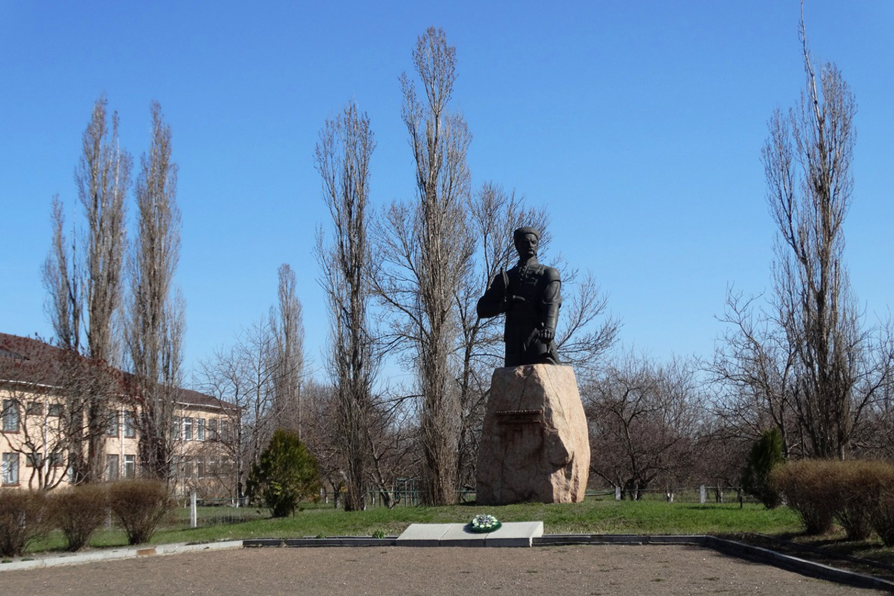 Пам'ятник Максиму Залізняку, Медведівка
