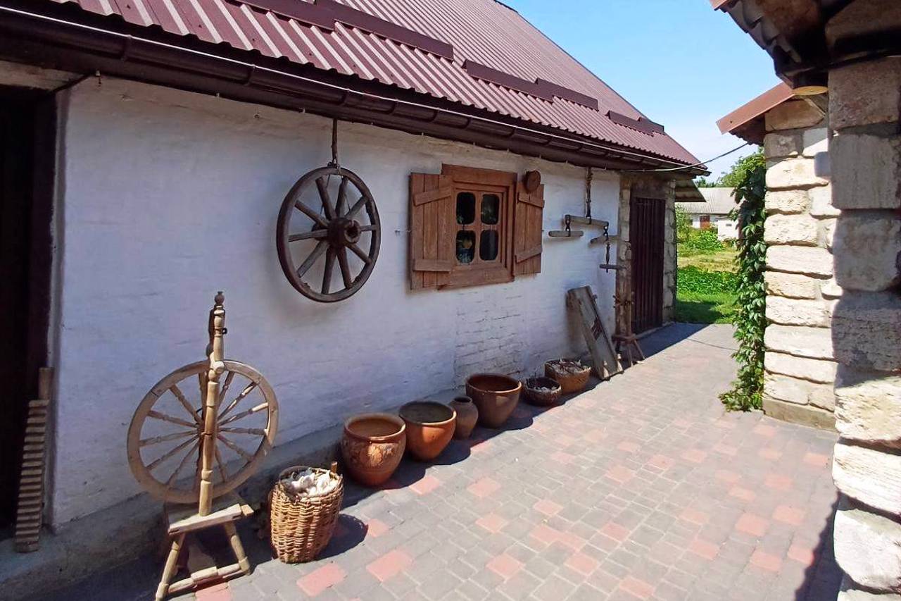 Садиба-музей "Лялькова хата", Полянецьке