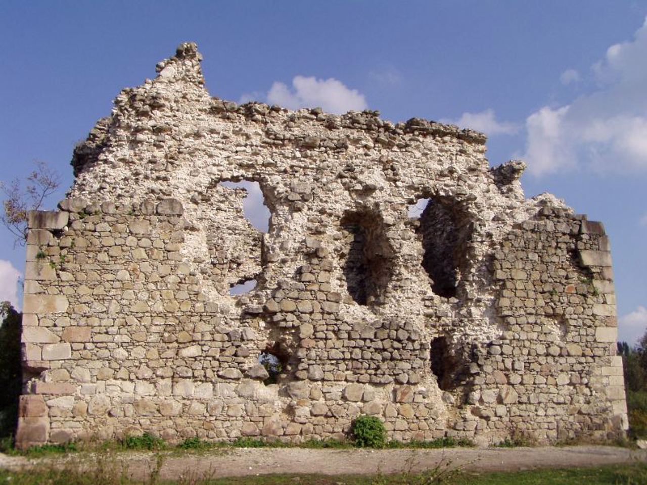 Serednyansky Castle, Serednie
