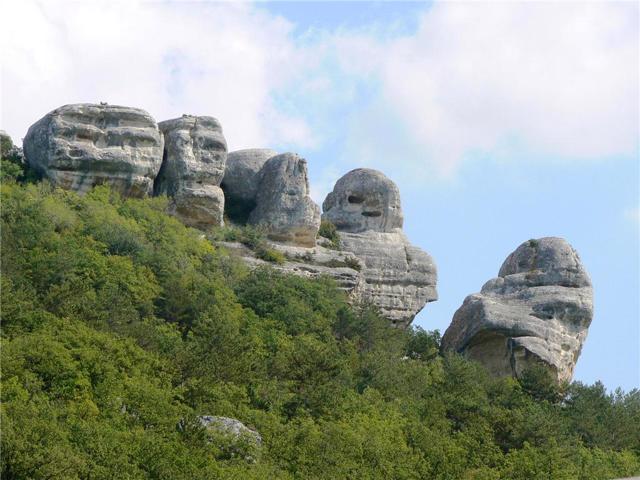 Sphinxes Valley, Krasnyi Mak