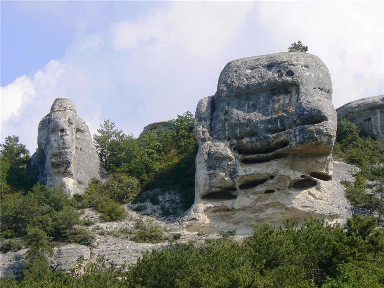 Sphinxes Valley, Krasnyi Mak