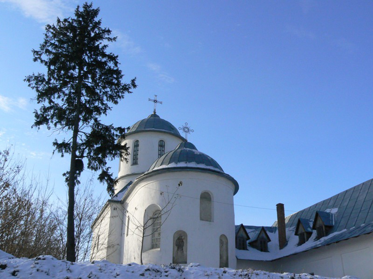 Преображенский монастырь, Городок