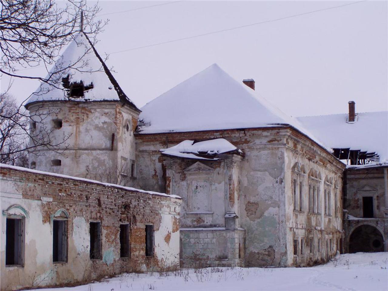 Поморянський замок-палац, Поморяни