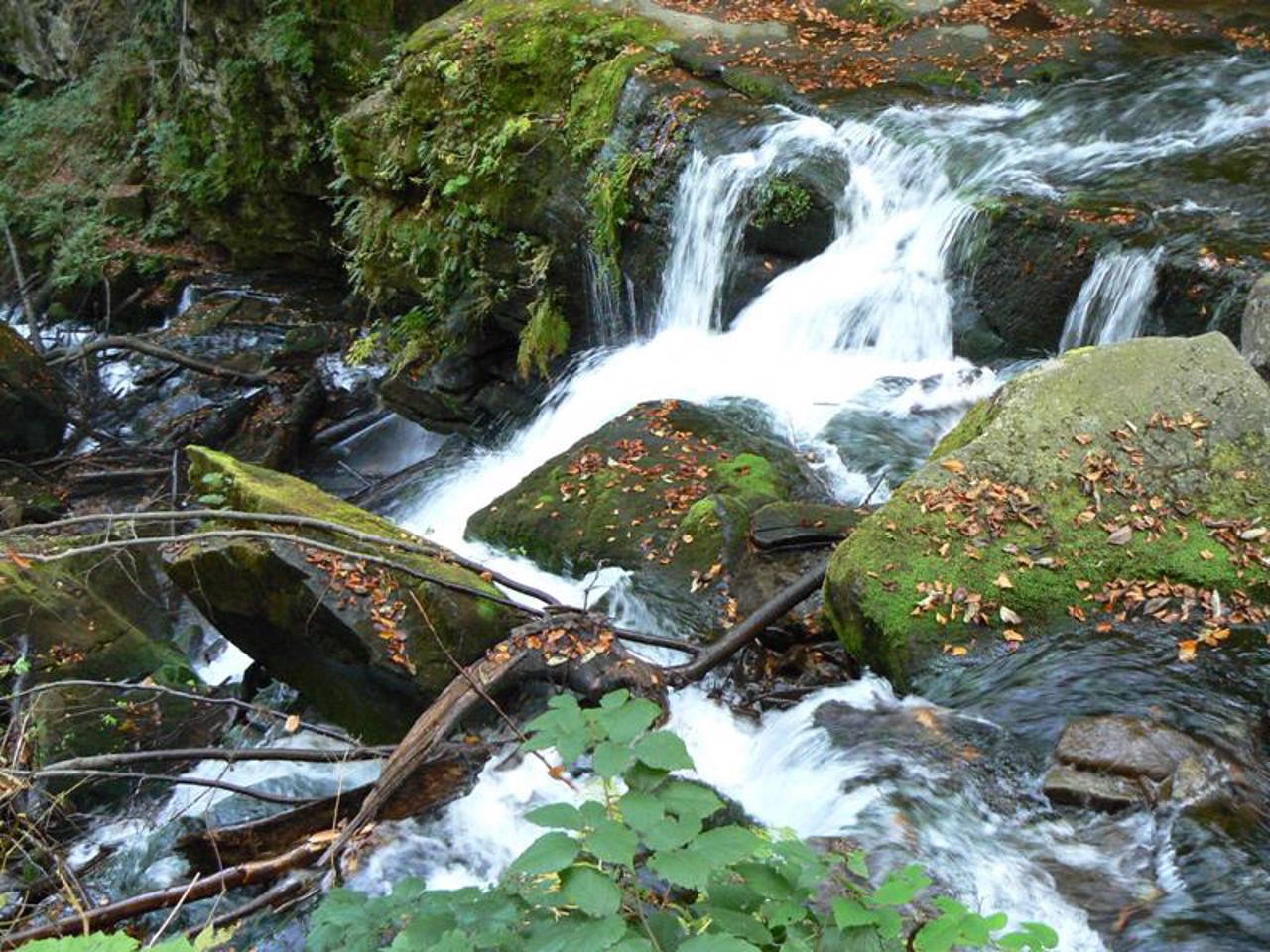 Voyevodyn Waterfall, Turya Poliana