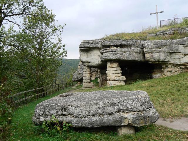 Cave Monastery, Monastyrok