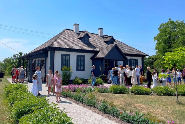 На Волині відкрили відреставровану садибу родини Лесі Українки