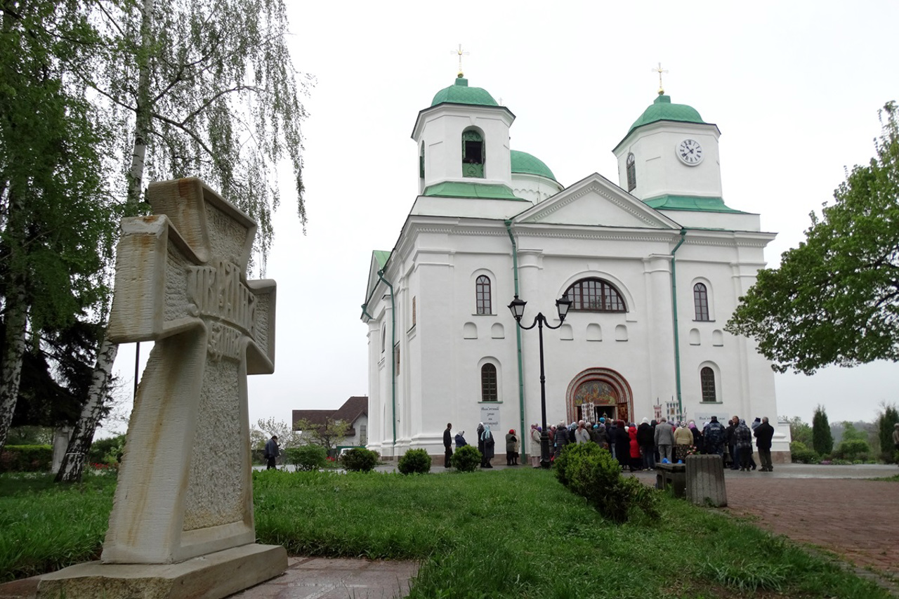 Тисячолітній Успенський собор у Каневі повернувся у власність держави