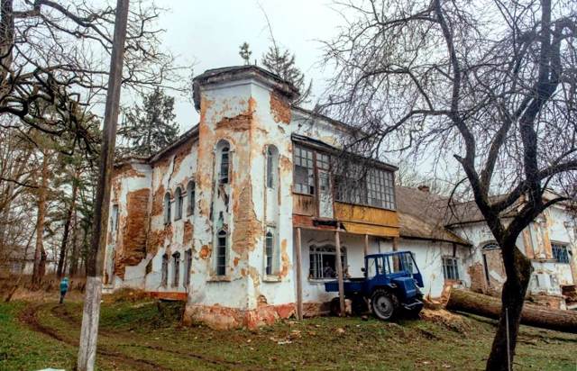 Палац Лозинських в Удріївцях потребує ремонту