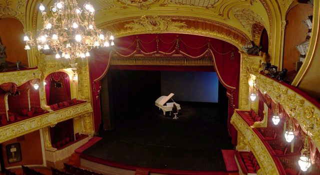 До свого 120-річчя чернівецький театр підготував екскурсію-виставу